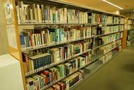 神奈川衛生学園図書室