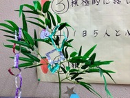 【看護学科】１年生教室の七夕飾り　みなさんの願いが叶いますように