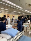 【看護学科】今日の１年生「ベッドメーキング」の演習