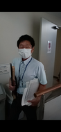 国家試験対策へ向かう笑顔の先生