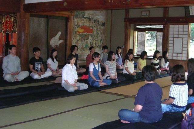 恵林寺での座禅体験