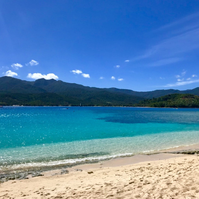 寄港地の海